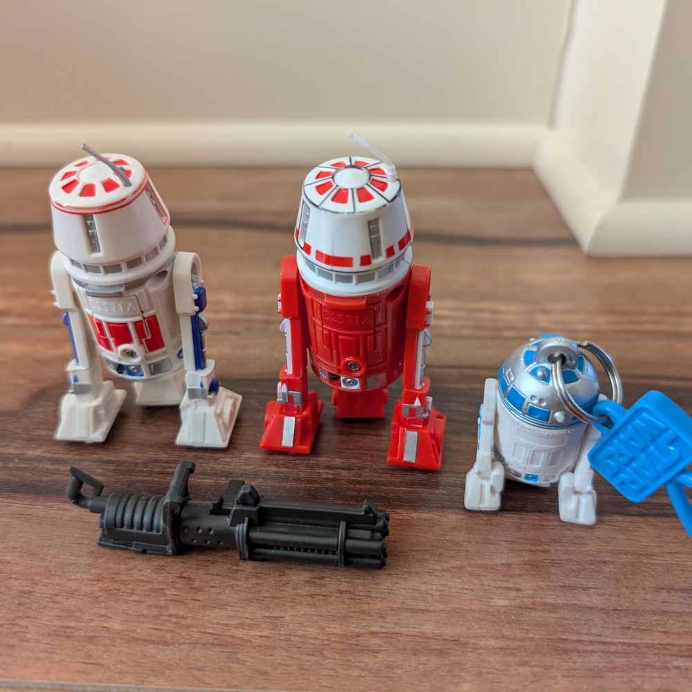 Hasbro Red and White Action Figures Playset